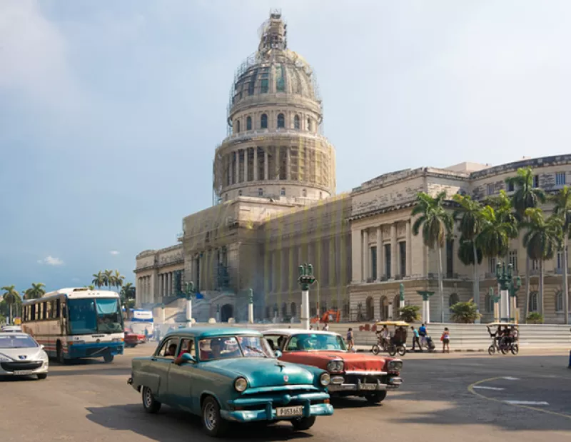 La maison estará presentando la exhibición "Obra en Proceso/ Work in Progress" en la Factoría Habana del 28 de abril al 12 de mayo.