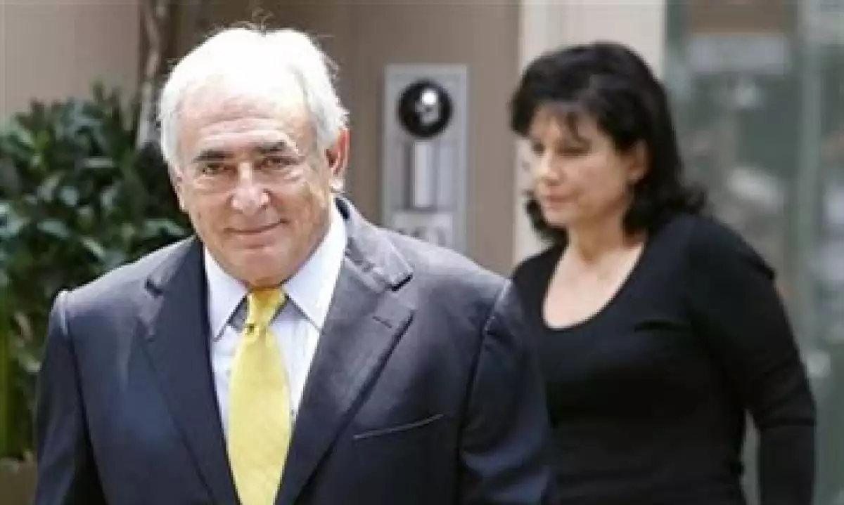 Reportes de prensa señalan que los fiscales pedirán que se rechacen los cargos contra Strauss-Kahn. (Foto: AP)