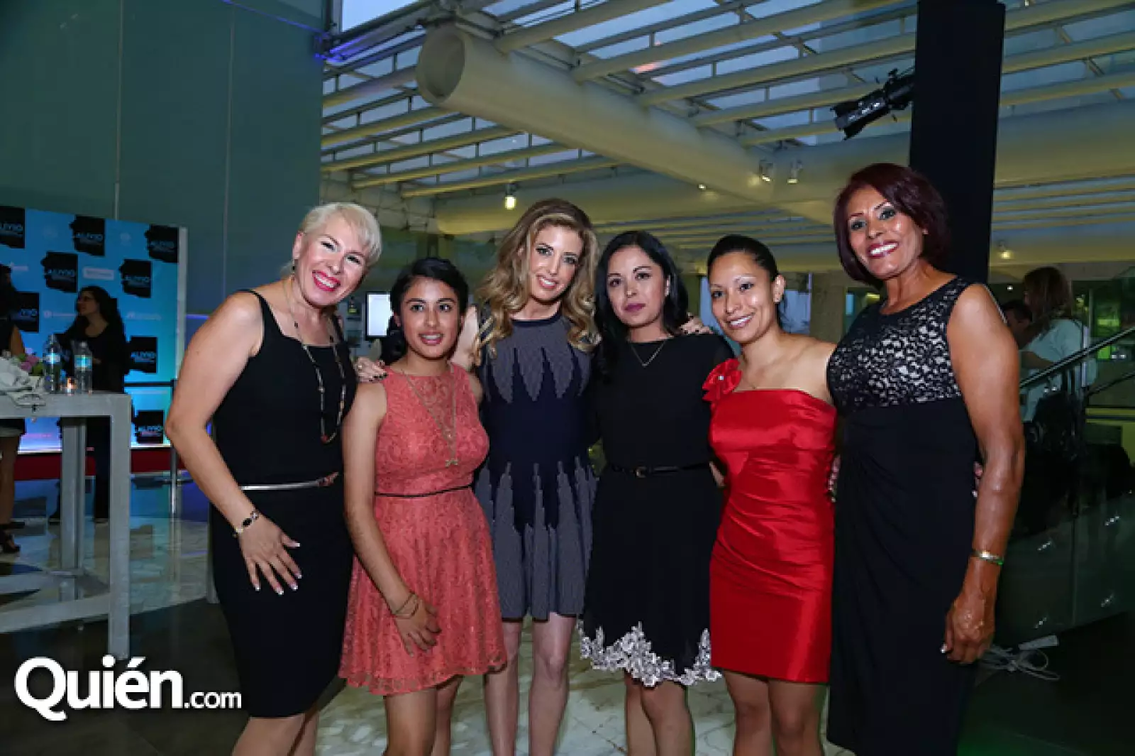 Blanca Susana Saavedra,Carla González Vargas,Carmen Ramírez Vera, Alexia González, Angeles González y Lupita Ramírez