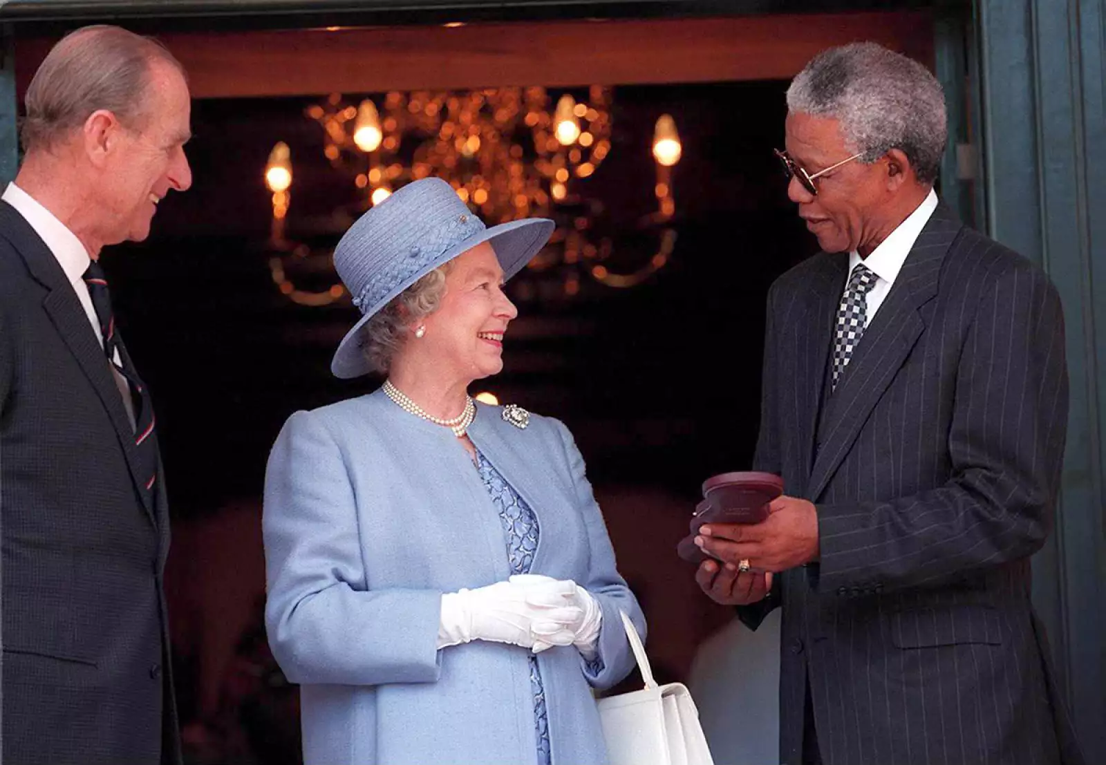 QUEEN ELIZABETH II SOUTH AFRICAN TOUR - 1995