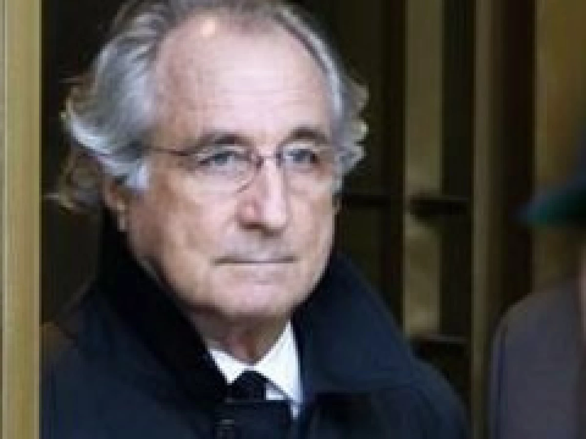 Bernard Madoff cumple un arresto domiciliario en su departamento de NY. (Foto: Archivo)