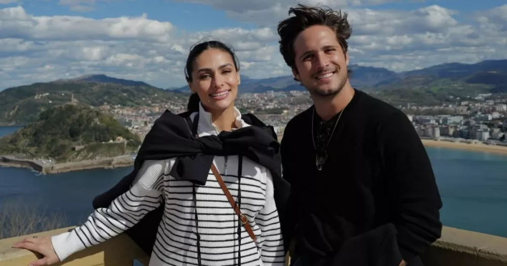 Diego Boneta y Renata Notni