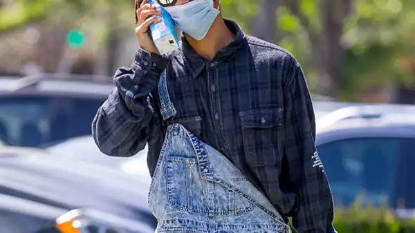 Si creías que usar anillos Cartier en el pelo era lo más raro que habías visto del hijo de Will Smith, tienes que ver los accesorios con los que lo captaron en Los Ángeles.