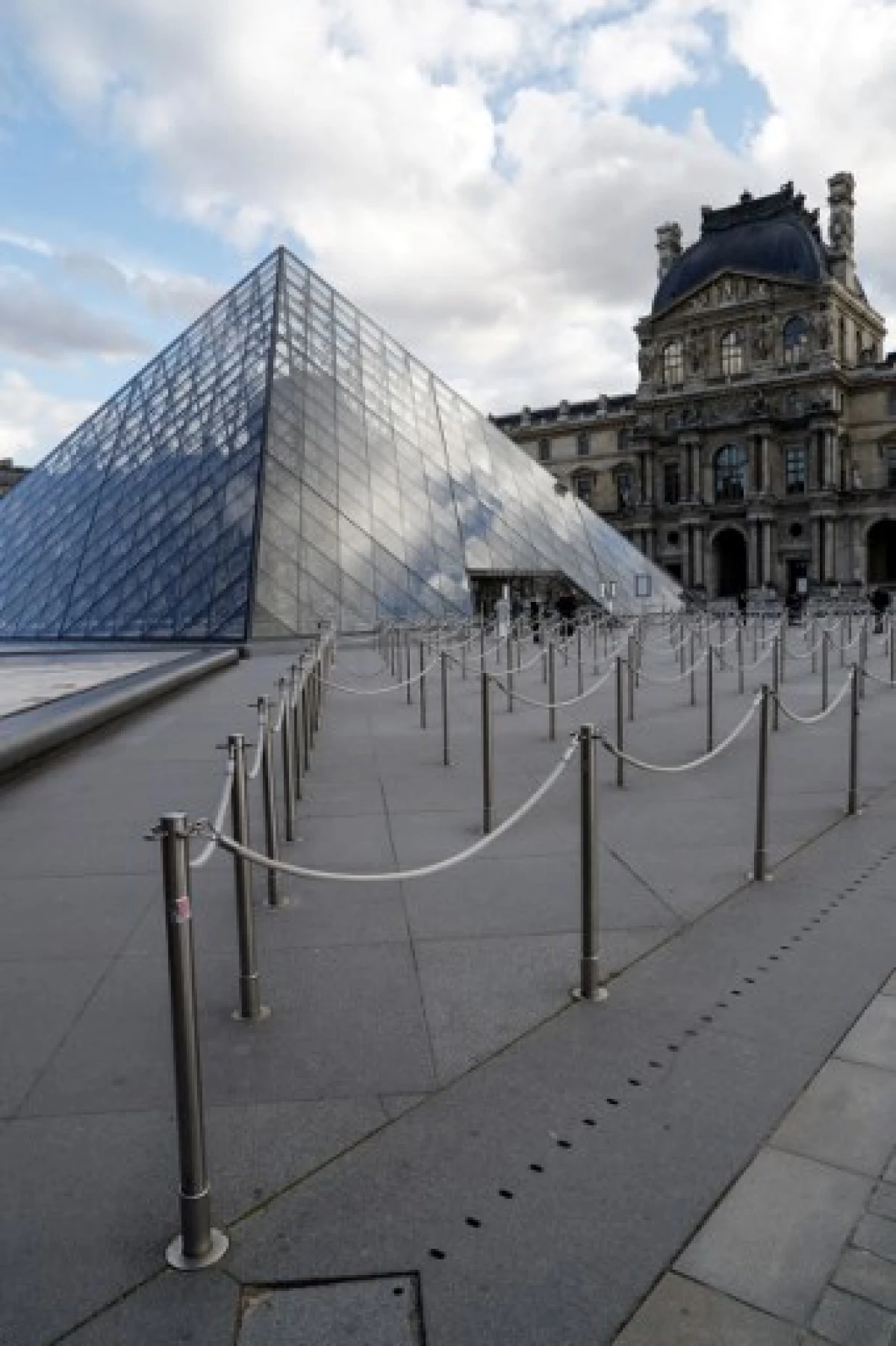 FRANCE-HEALTH-VIRUS-MUSEUM