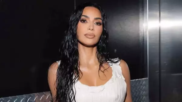 Wet hair Kim Kardashian.jpg