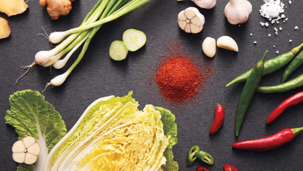 foto de ingredientes del kimchi sobre una mesa