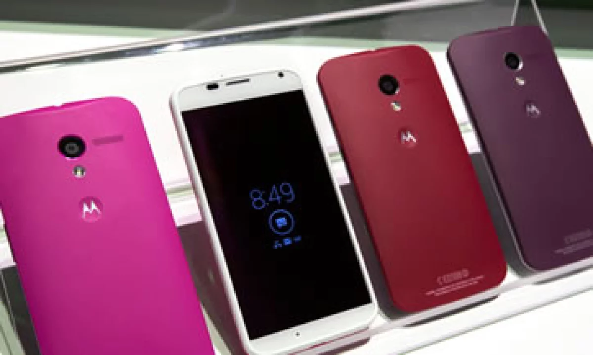 El Moto X llegará a México antes de la segunda quincena de septiembre en colores negro y blanco. (Foto: Reuters)