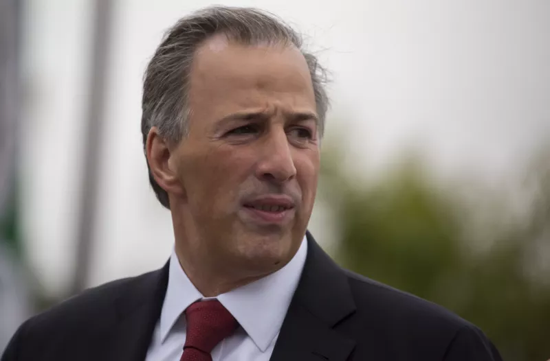 Meade la agarra contra AMLO 