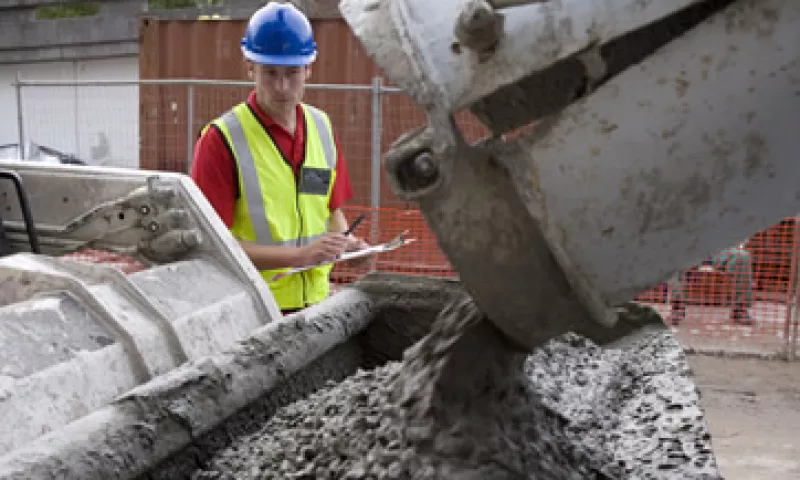 Al unirse, Elementia y Lafarge abarcarían entre 4.0% y 5.0% del mercado nacional de cemento. (Foto: Getty Images)