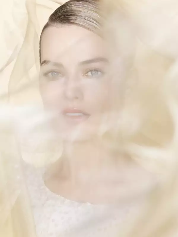MARGOT ROBBIE.jpg