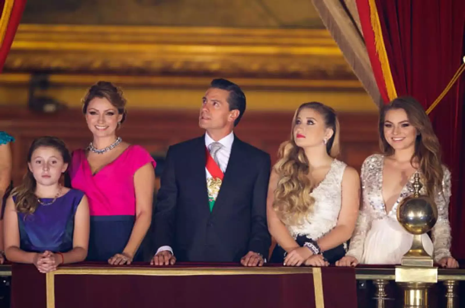 Brilló por su ausencia Paulina Peña, quien se encuentra de viaje por Europa.