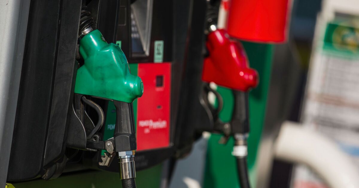Hazine, motorin sübvansiyonunu yüzde 60'ın üzerinde tutarken, Magna ve Premium'da artırıyor