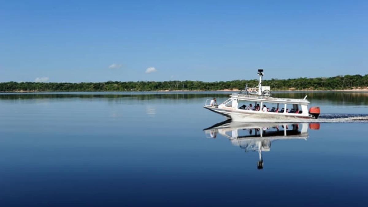 rio amazonas brasil selva agua barco