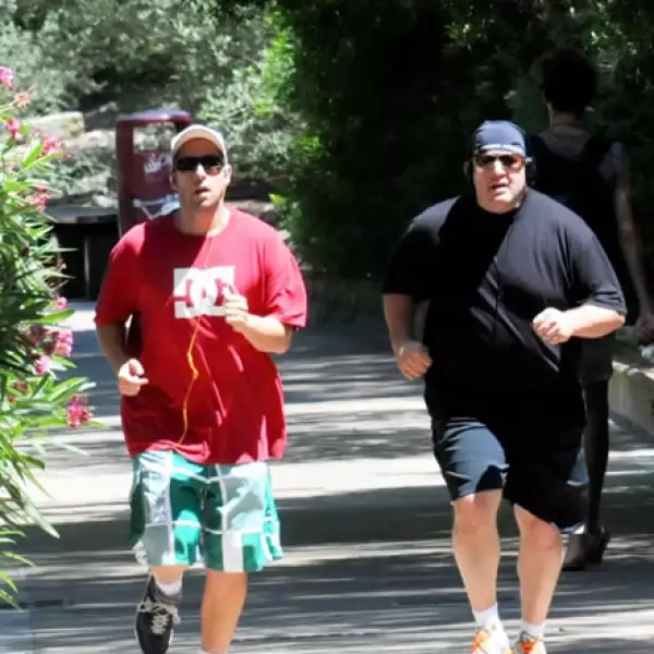 Adam Sandler y Kevin James. ambos actores de la película Grown Ups, corrieron juntos por Palma de Mallorca, España.