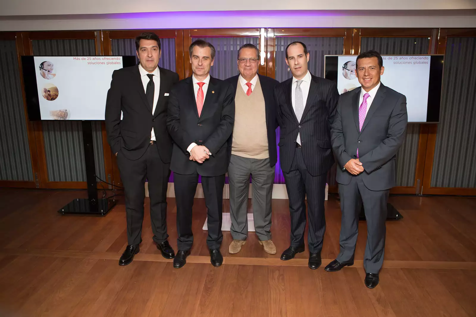 Coctel del 25 aniversario de México Asistencia