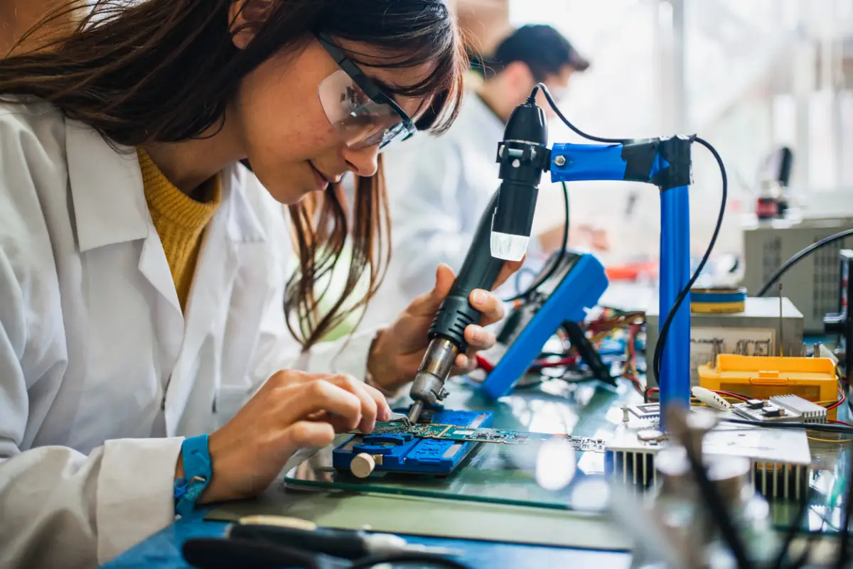 Carreras del futuro: el plan de México para formar talento STEM y fortalecer su industria