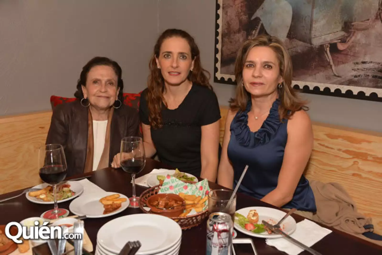 Gabriela de Gómez, Paula Gómez y Magallie Padilla
