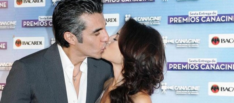 Paola Nunez Y Fernando Alonso De Romance En Acapulco