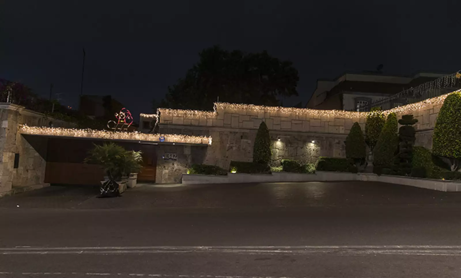 Para algunas familias, la decoración del hogar es reflejo de su espíritu navideño.