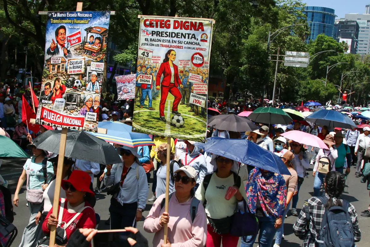 CNTE 'invita' a buscadoras, padres de los 43 y campesinos al paro nacional: llaman a boicot al Mundial FIFA