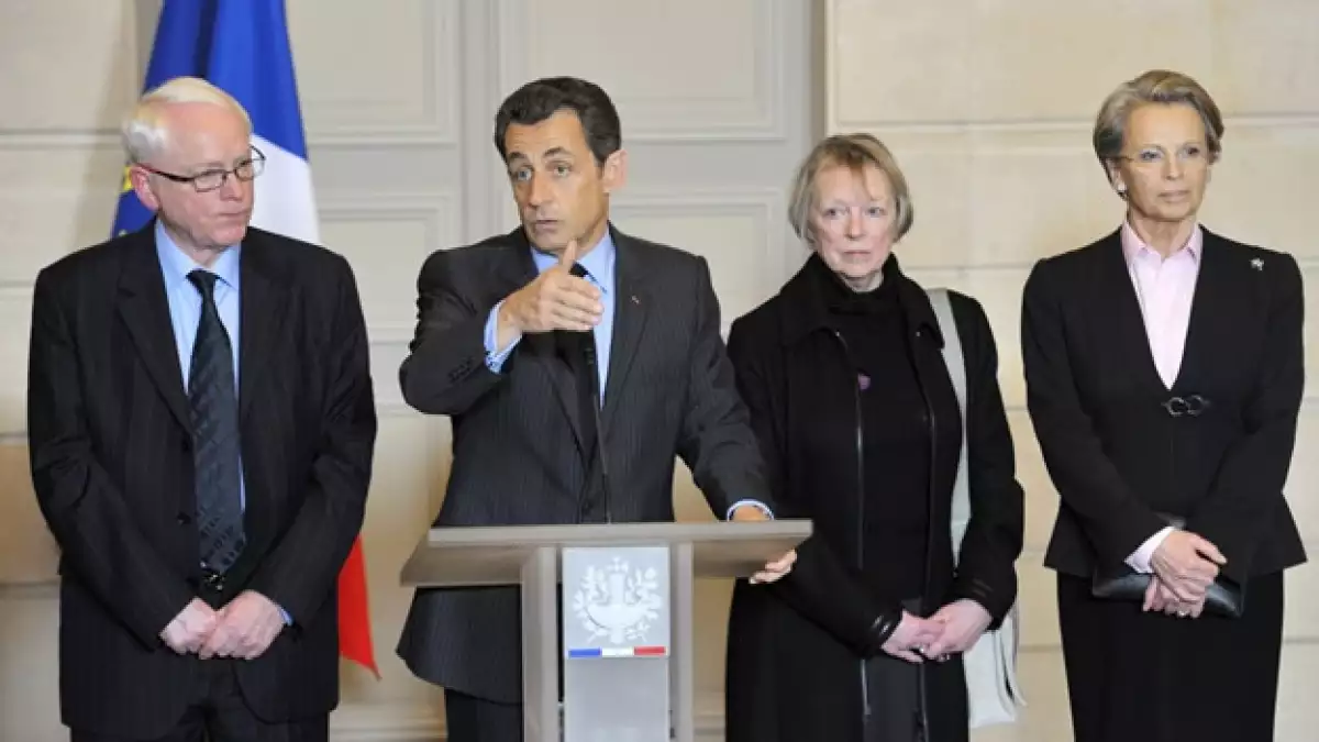 Papa Nicolas Sarkozy Mama Cassez Canciller Francia