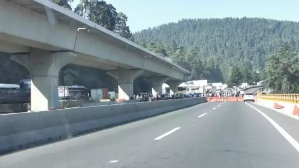bloqueo-mexico-toluca.jpg