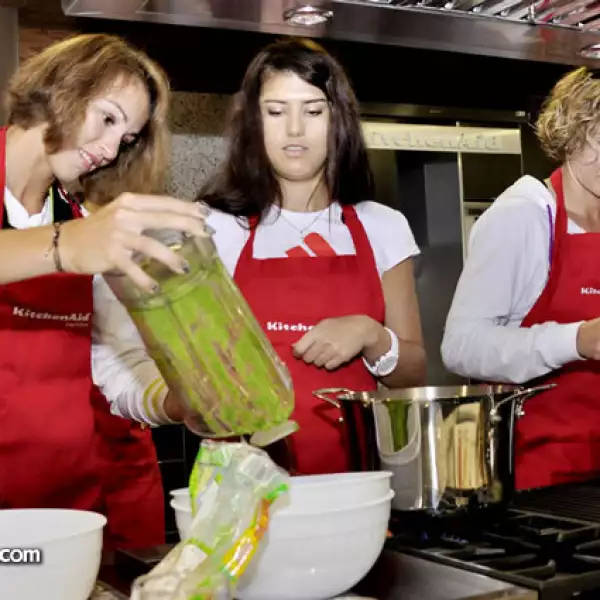 Yaroslava Shvedova,Sorana Cirstea,Greta Arn