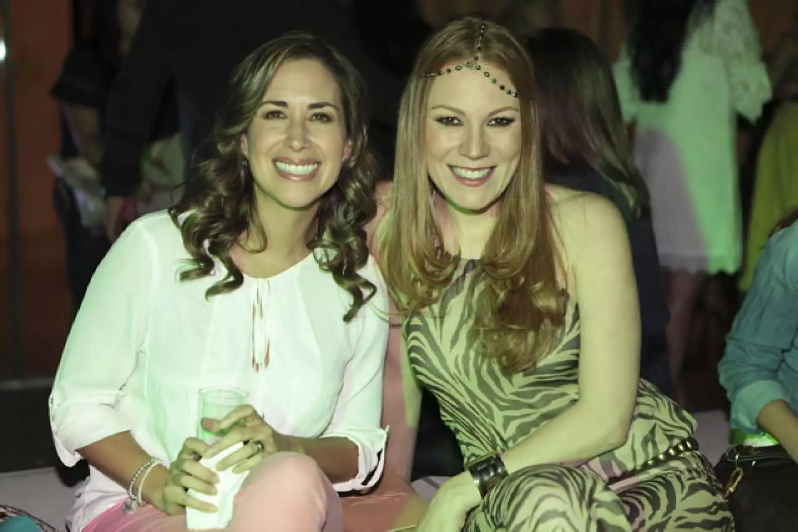 Martha Guzmán y Daniela Magún.