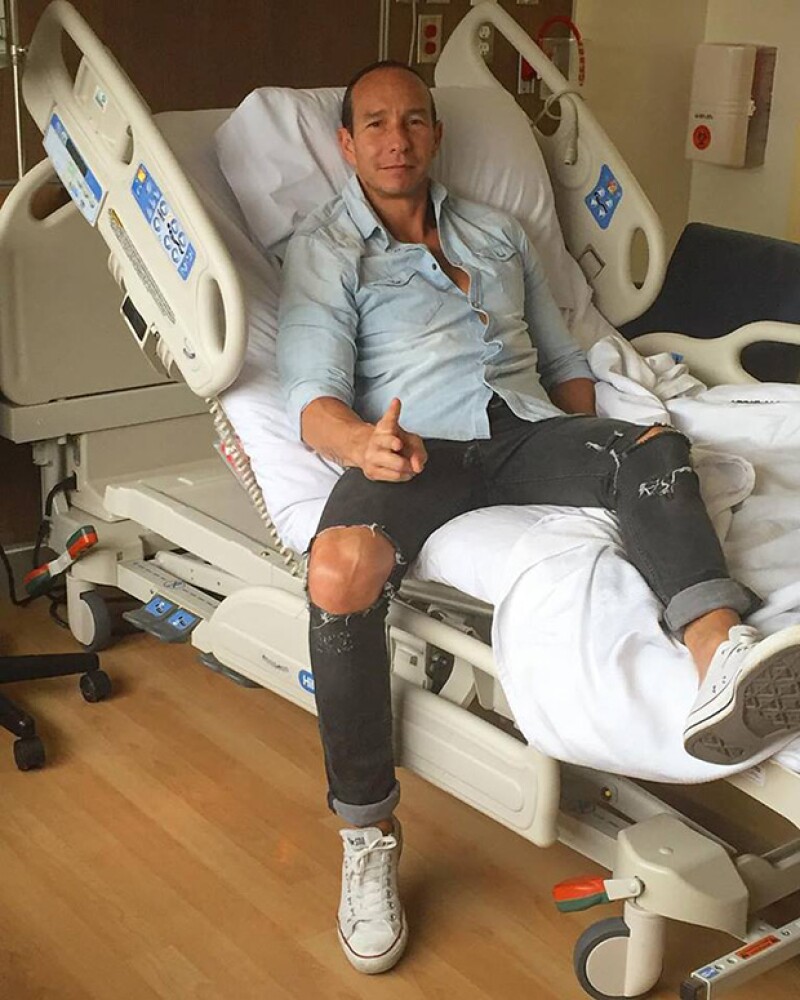 Hace un par de días Erik estuvo hospitalizado, sin embargo ahora ya se encuentra mejor.