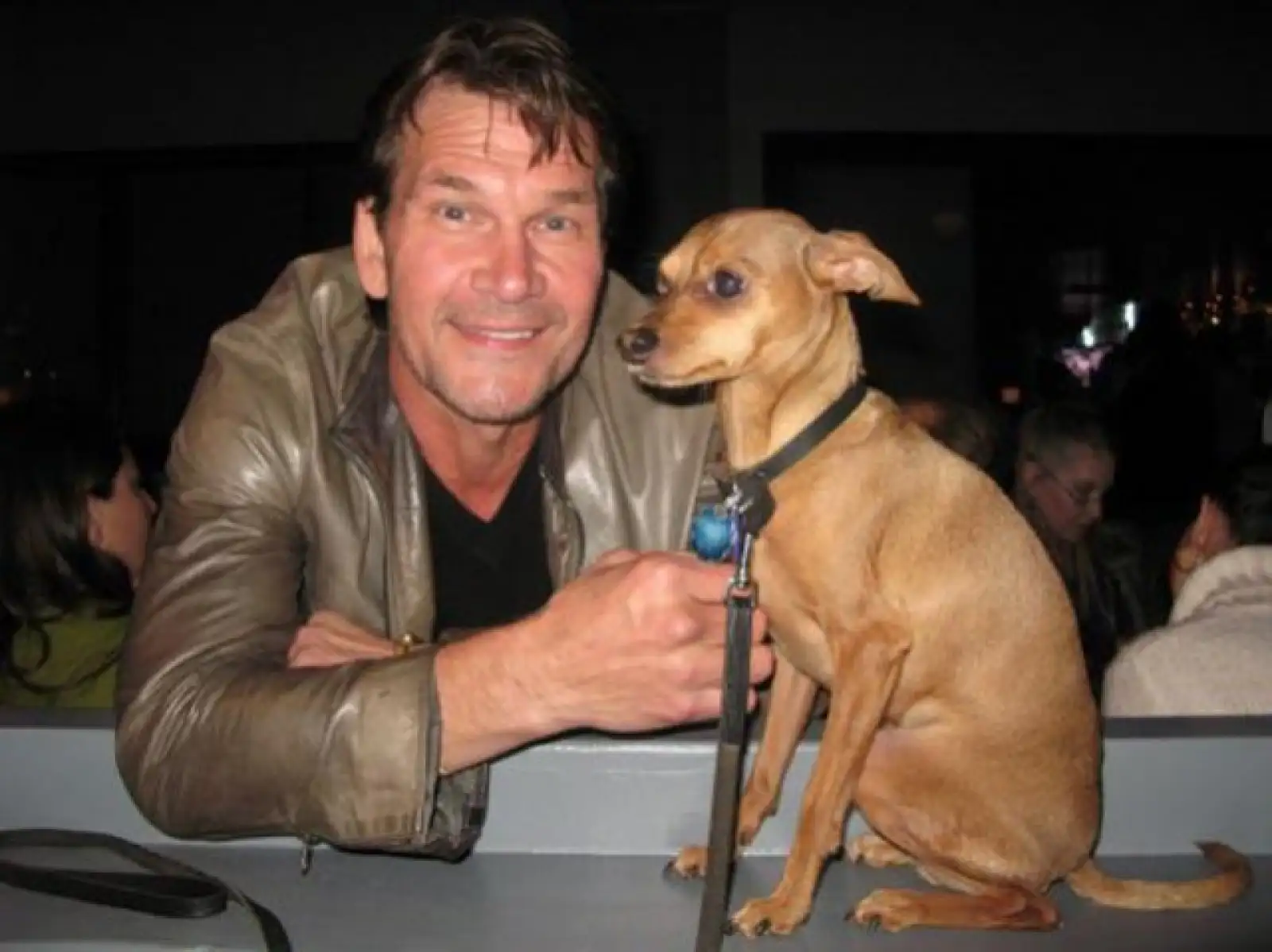 Una "autobiografía profundamente personal" escrita por Patrick Swayze y su esposa saldrá a la venta a fin de año. El libro, hasta el momento sin título, ofrecerá un recuento íntimo de la niñez del actor, su carrera y su matrimonio, así como lucha contra e
