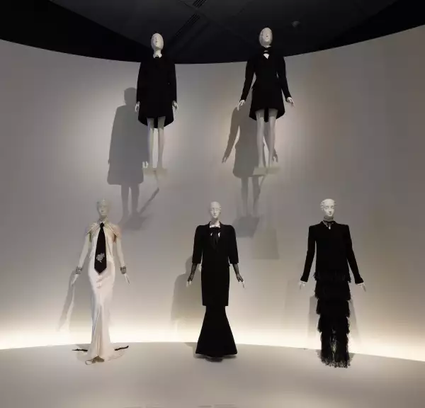 Foto: The Costume Institute; Karl Lagerfeld: A Line of Beauty (2023)