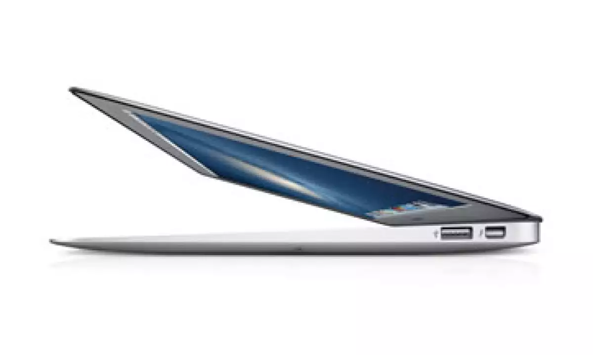 Actualmente, la laptop MacBook Air viene con un puerto USB y un puerto MagSafe de carga. (Foto: Cortesía Apple)