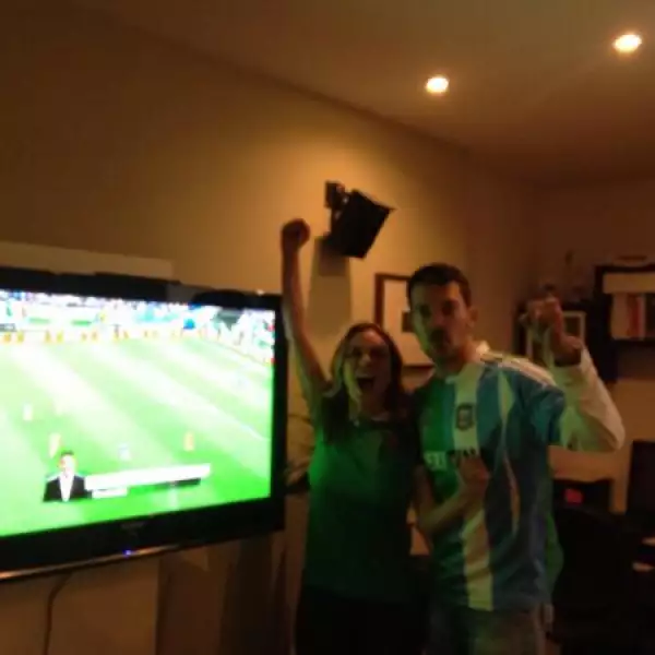 Ingris Coronado y Fernando del Solar compartieron cómo se vive la pasión por el futbol en su casa.