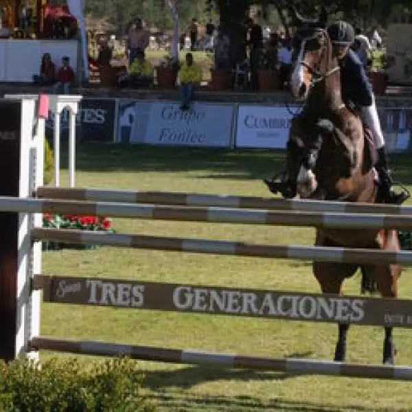 Lorenza Ofarrill (1er lugar)