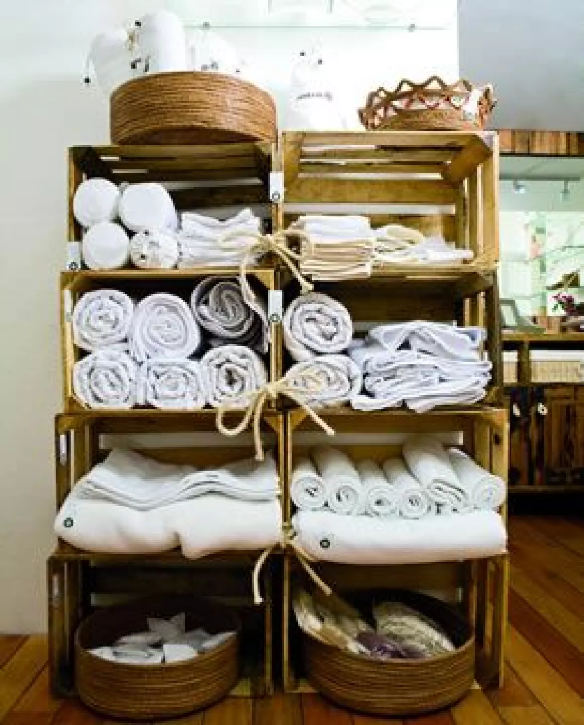 PARA CASAS VERDES. Las toallas, batas de baño y otros blancos son de algodón orgánico y hechos en México.