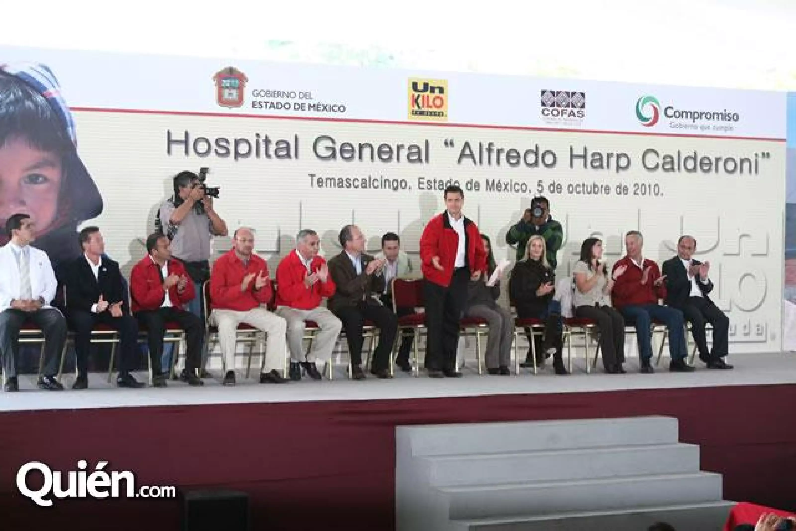 Sissi Harp, Vanessa Anaya y Peña Nieto en la inauguración...