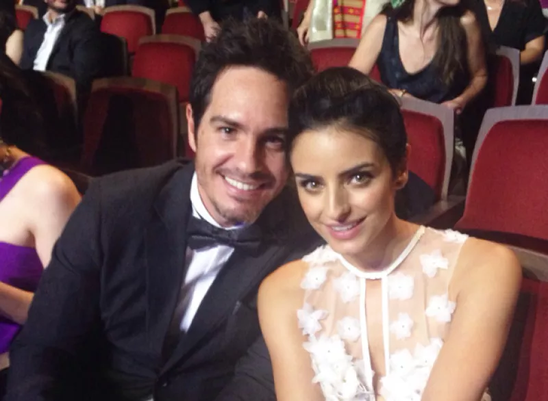 El humor no falta en la pareja de actores, aunque en ocasiones sea ella quien lo moleste un poco a través de redes sociales.