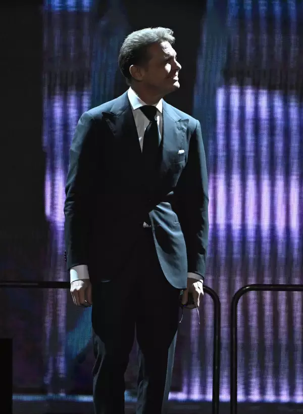 Luis Miguel reaparece más guapo que nunca en una campaña de tequila (VIDEO)