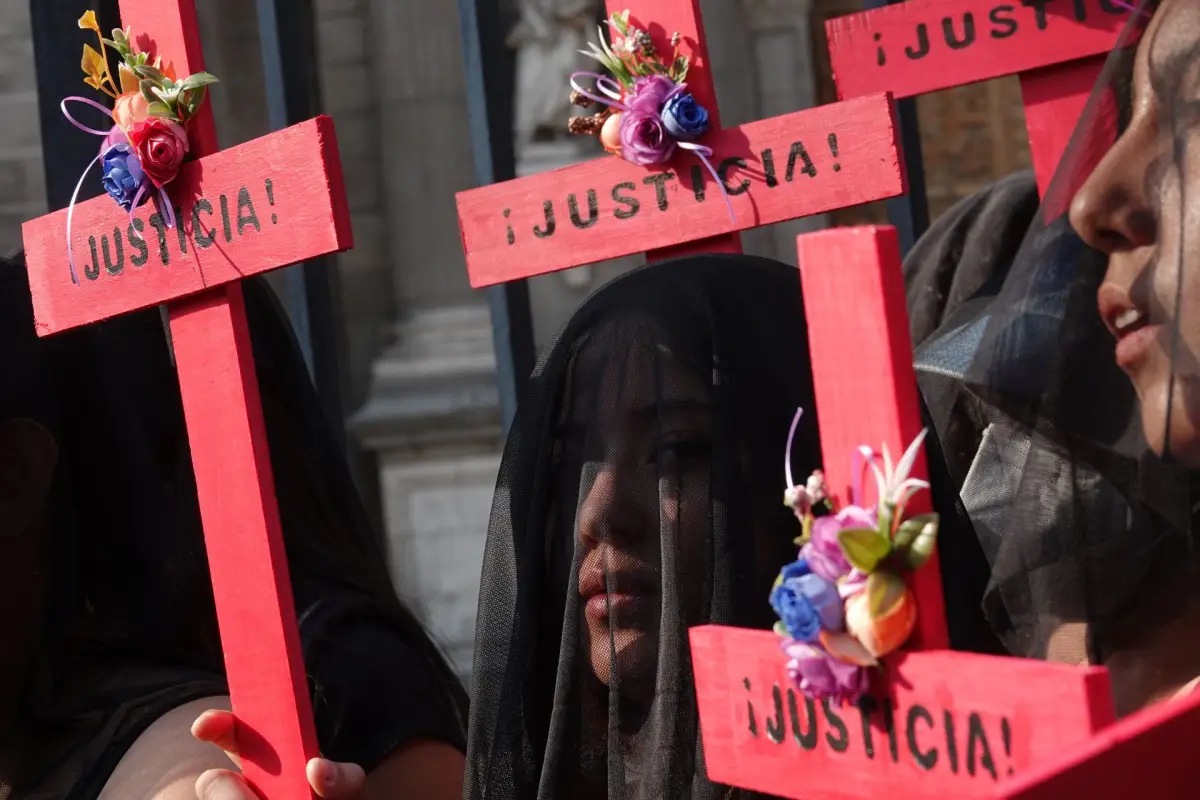 Mujeres protestaron con un Luto Nacional para exigir justicia por los feminicidios de mujeres y niñas ocurridos diariamente en el país