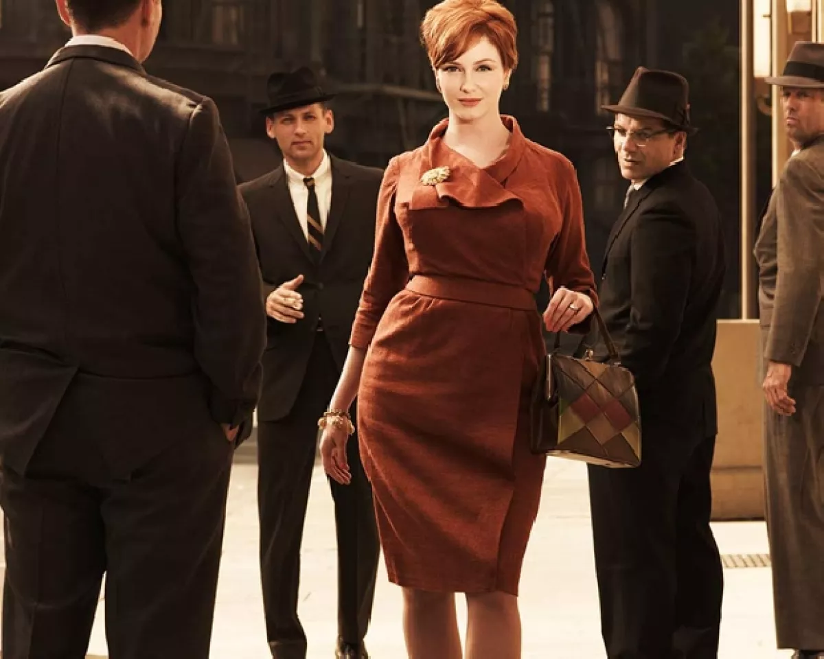 Christina Hendricks como Joan Holloway