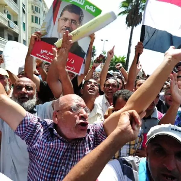 seguidores de mosi marchan en alejandria