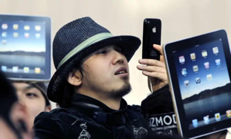 Se estima que para el primer trimestre de 2012 se vendan 27 millones de iPhones. (Foto: AP)