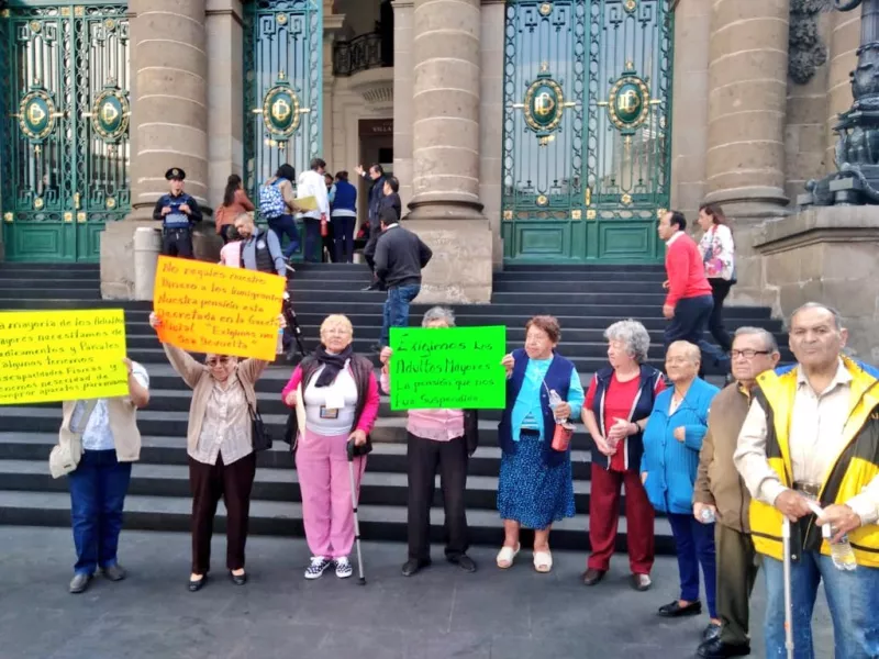 adultos mayores CDMX 