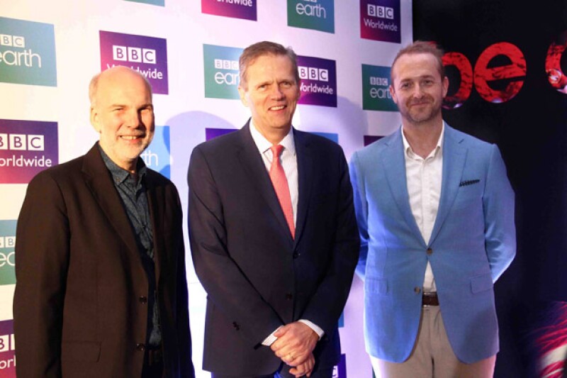 Neil Nightingale (Director Creativo de BBC Earth), Duncan Taylor (Embajador del Reino Unido en México) y Jon Farrar (Vicepresidente Sénior de Programación y Adquisiciones Globales de BBC Worldwide).