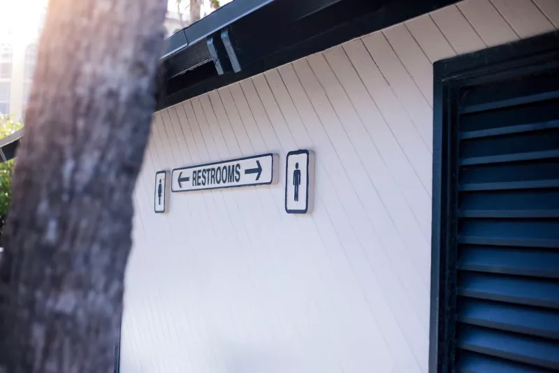 Señal de un baño público