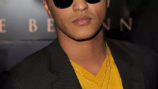 Bernadette Hernández falleció el sábado a causa de un aneurisma cerebral, según informó el publicista del sello disquero del intérprete, Atlantic Records.