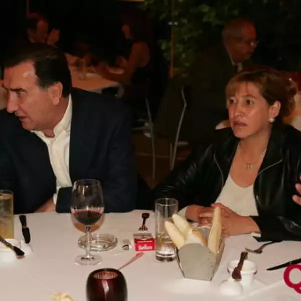 Claudia Falcon, Luis Corrales