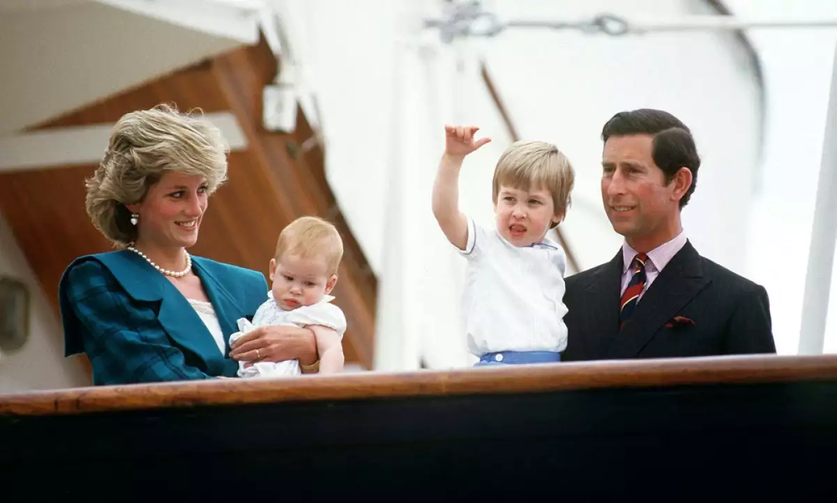 Princesa Diana, príncipe Harry, príncipe Carlos y el príncipe William