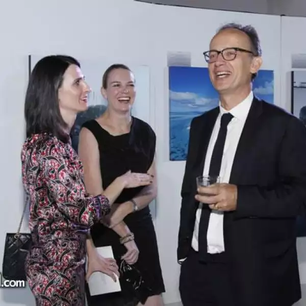 Priya Mohindra,Jacqui Anderson y Louis Desazars