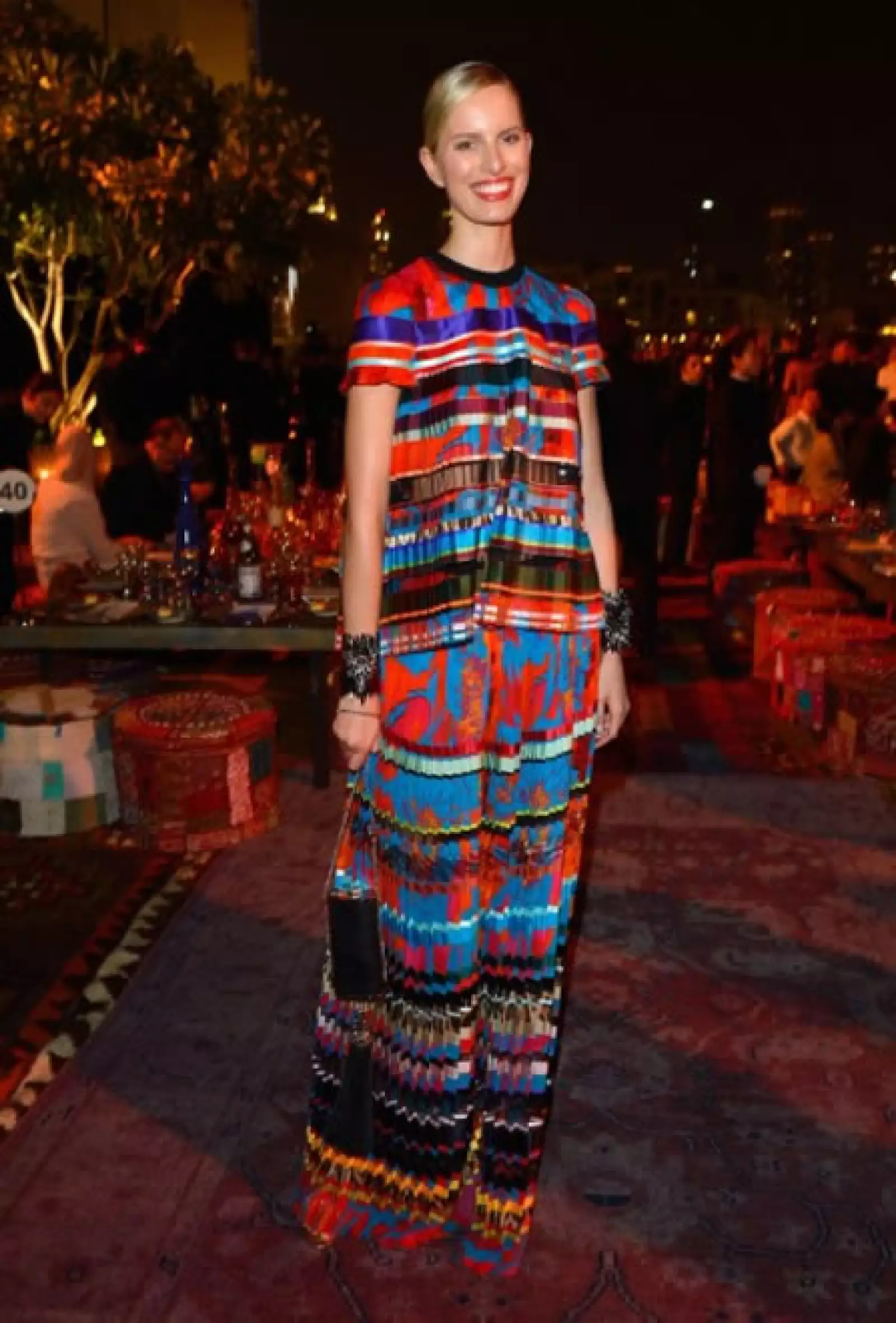La modelo en la gala de Vogue fashion Dubai Experience en un vestido de Roberto Cavalli.